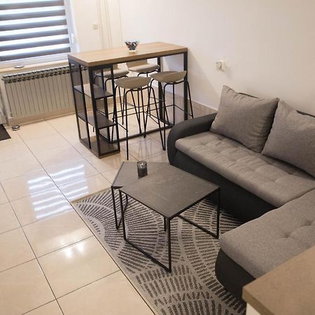 Studio Apartman Suburban Visnjevac Exteriör bild