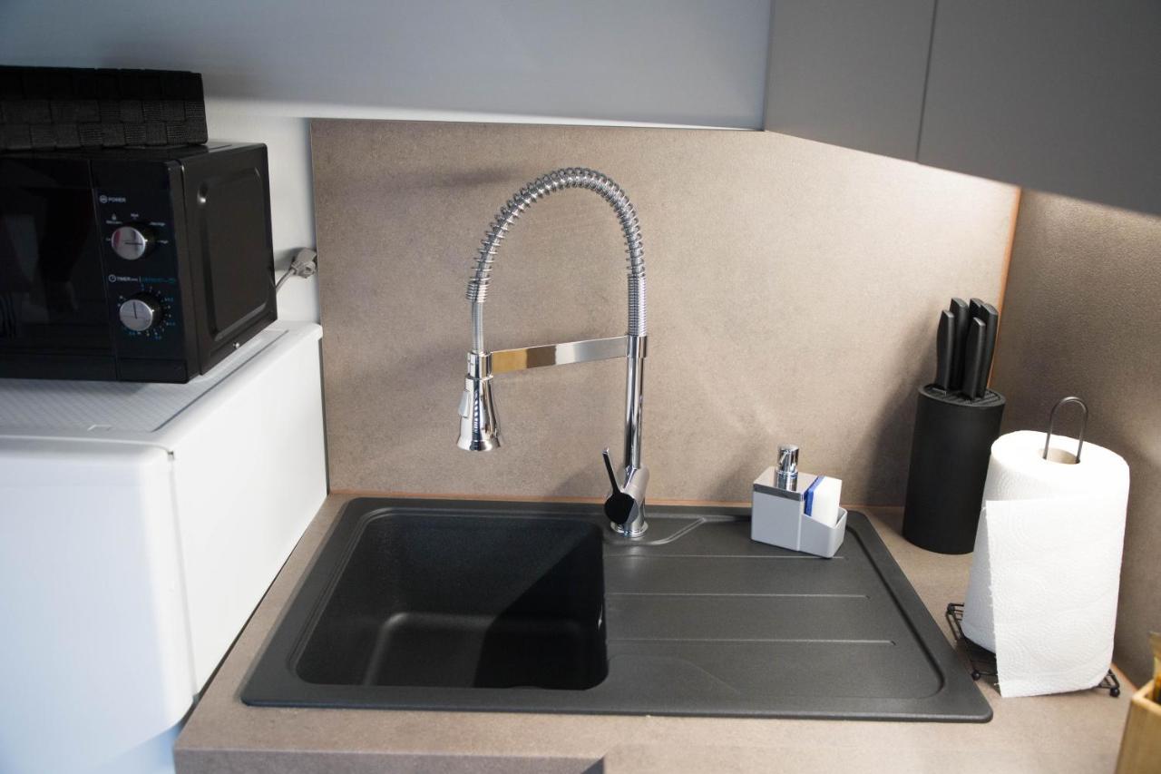 Studio Apartman Suburban Visnjevac Exteriör bild