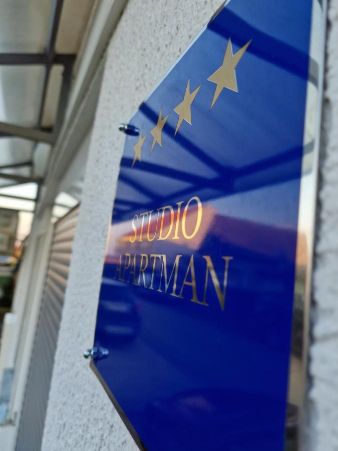 Studio Apartman Suburban Visnjevac Exteriör bild