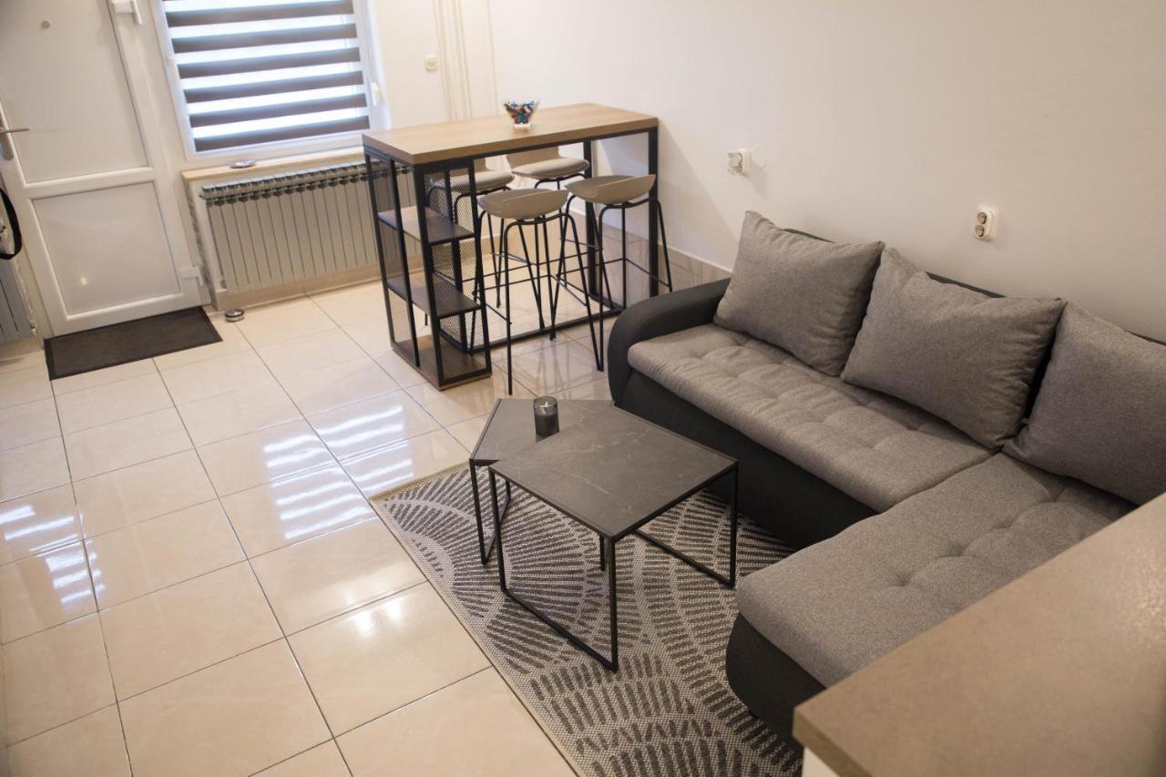 Studio Apartman Suburban Visnjevac Exteriör bild